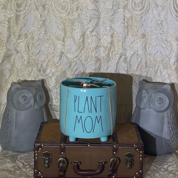 **SOLD On Mercari**Rae Dunn "PLANT MOM" Planter